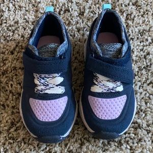 EUC Carter’s sneakers size 6
